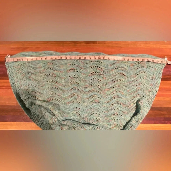 Mermaid-Tail Knit Blanket in Turquoise (OSFM) - Picture 4 of 6